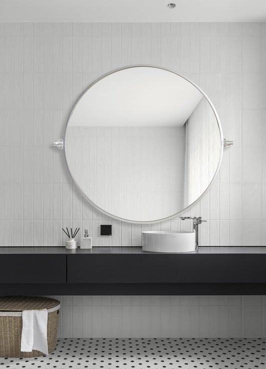 Elegant Furniture & Lighting - Everly Round pivot mirror 30 inch in silver - MR6B30SIL veiw 2
