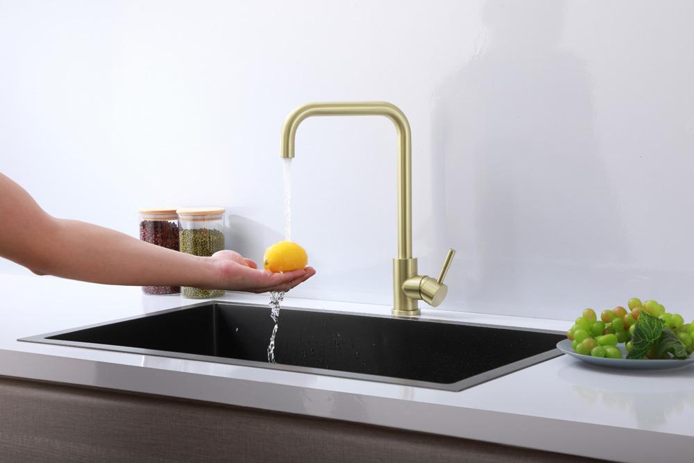 Elegant Furniture & Lighting - Levi Single Handle Pull Down Sprayer Kitchen Faucet in Brushed Gold - FAK-308BGD veiw 5