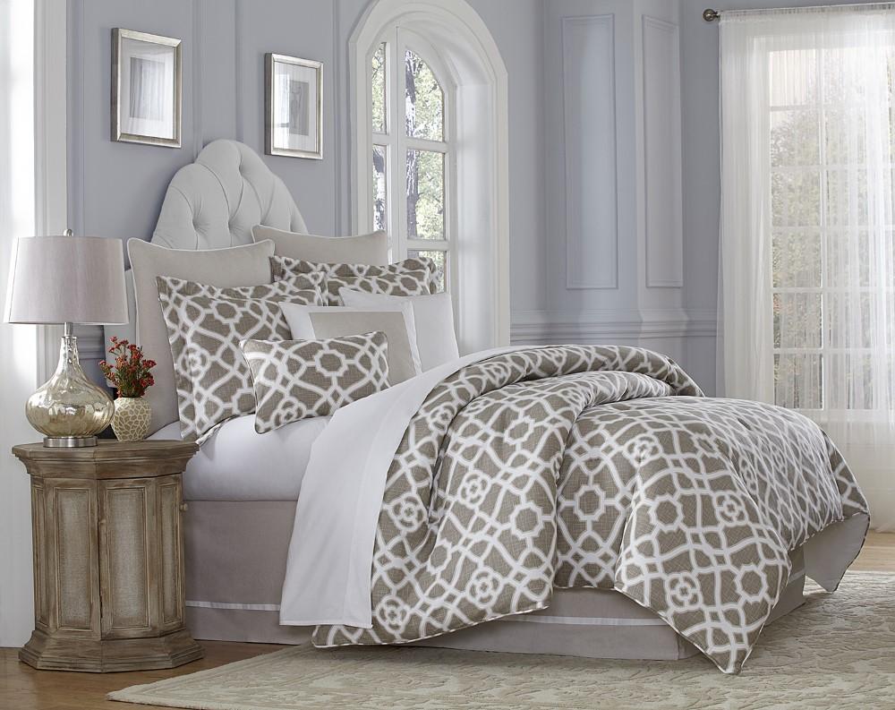 AICO by Michael Amini - Harper 9pc Queen Comforter Set in Natural - BCS-QS09-HARPR-NAT veiw 1