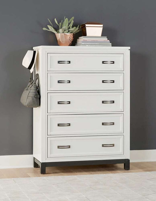 Emery Park - Hyde Park Chest in White Paint Finish - I32-456-WHT-1 veiw 2