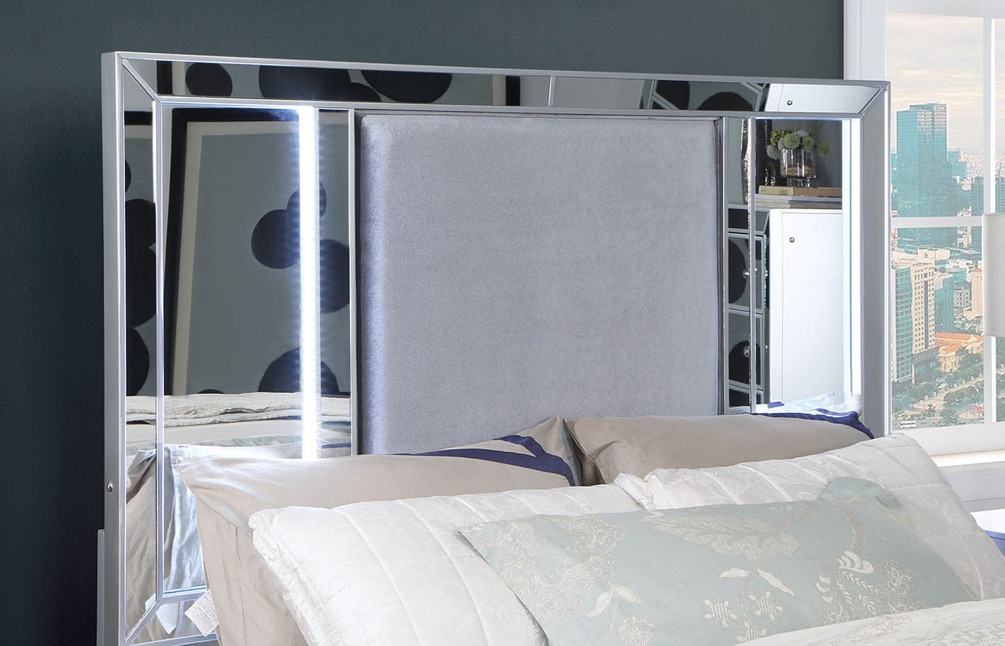Furniture of America - Belladonna Queen Bed in Silver - CM7417SV-Q-BED View 3