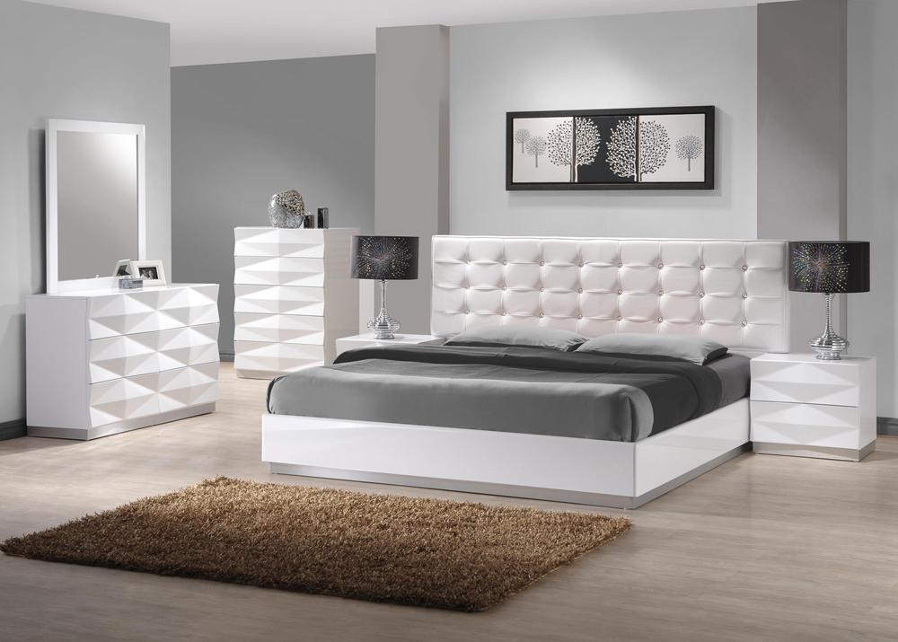 J&M Furniture - Verona Queen Size Bed - 17688-Q veiw 1