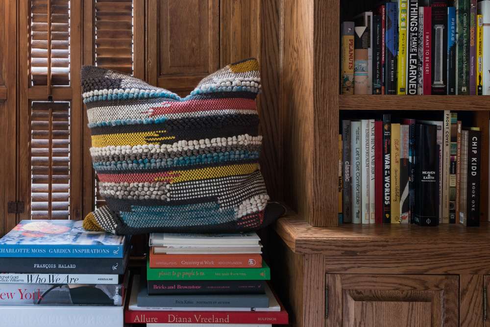 Loloi - P0094 Multi 22in x 22in Cover w/Down Pillow - DSETP0094ML00PIL3 veiw 3