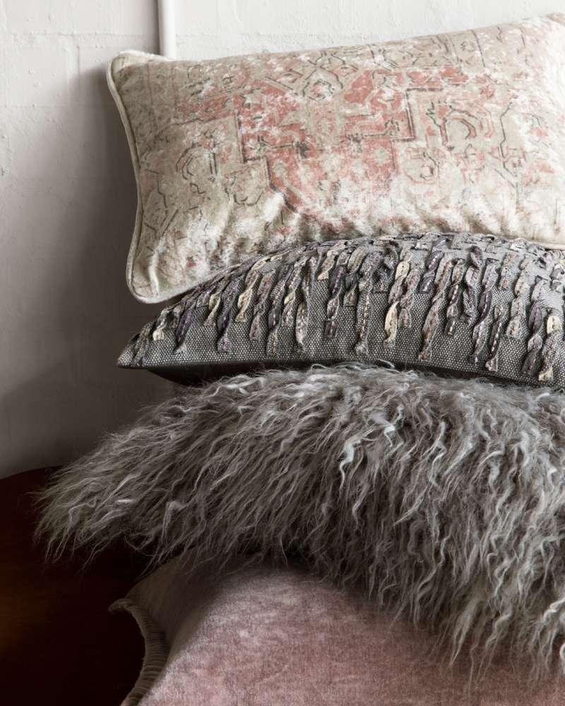 Loloi - P0598 Grey 22in x 22in Cover w/Poly Pillow - PSETP0598GY00PIL3 veiw 3