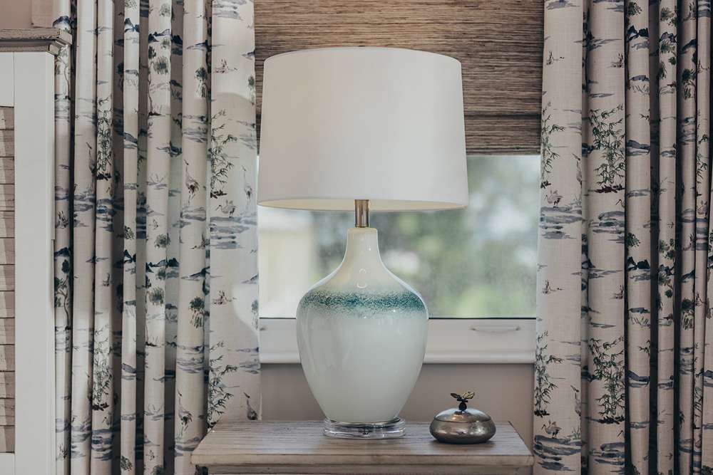 Lux Lighting - Coast 28.5in Blue and White Glass Table Lamp, (Set of 2) - LUX-110-BLUE/WHITE veiw 6