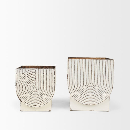 Mercana - Medina Off White w/ Gold Antiquing Metal Planters (Set of 2) - 70547_CLOSEOUT view 2