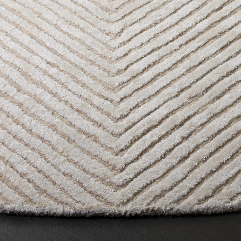 Safavieh - Glamour 801A Ivory - 2.3" X 8" - GLM801A-28 view 2