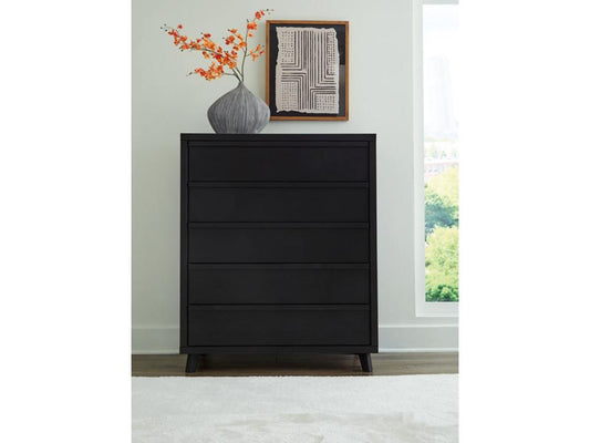 Signature Design by Ashley - Danziar Five Drawer Chest in Black - B1013-345 veiw 2