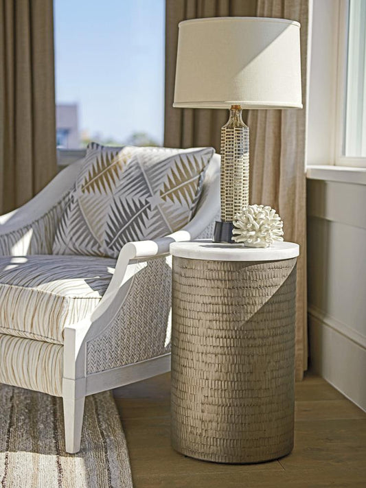 Tommy Bahama Home - Ocean Breeze Turnberry Round Chairside Table, Caribbean Sands - 570-950 veiw 2