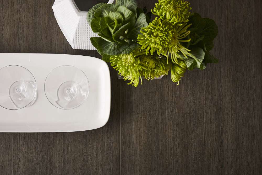 Vanguard - Bradford Dining Table - W738T-GH veiw 3