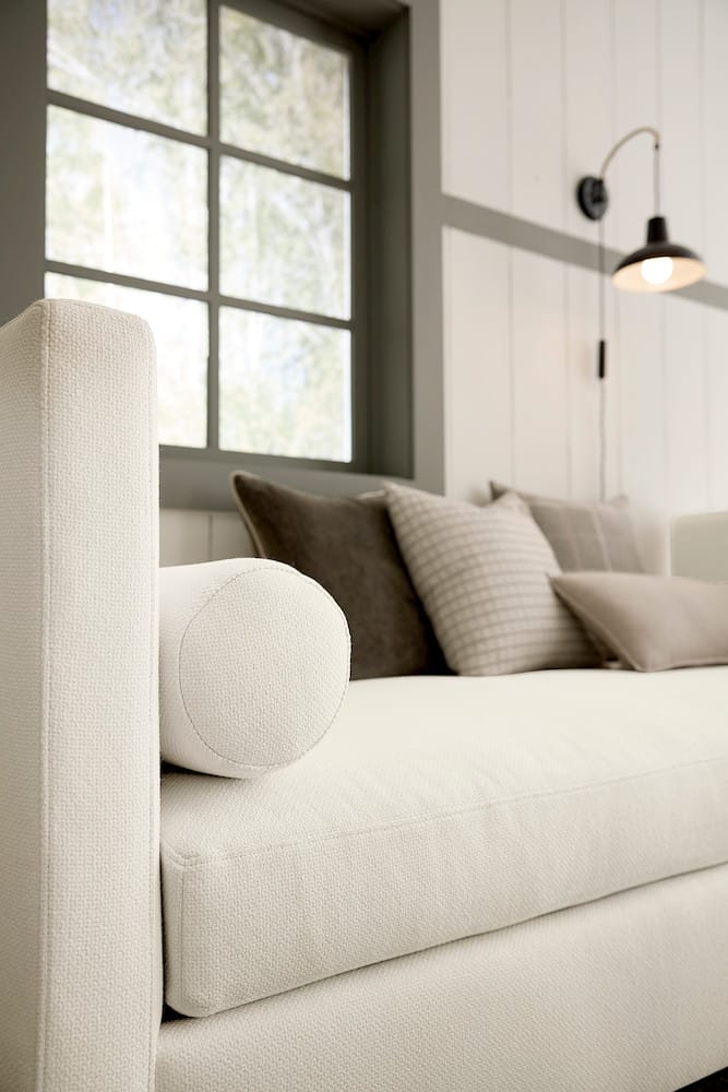 Vaughan Bassett - Tide and Timber - Linen Uph Daybed - 835-303L view 6