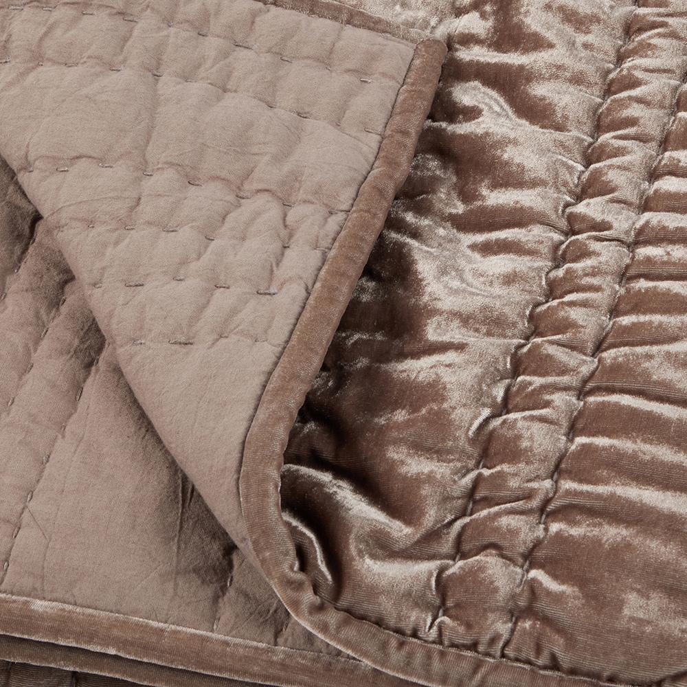 Villa by Classic Home - Seville Velvet Fabric Desert Taupe King Quilt - Taupe - V250191 veiw 3