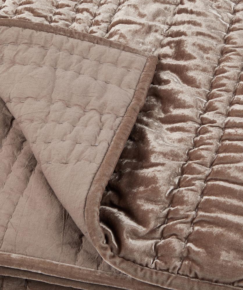 Villa by Classic Home - Seville Velvet Fabric Desert Taupe Queen Quilt - Taupe - V250192 veiw 4