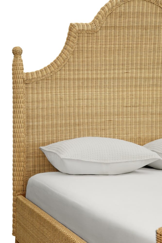Worlds Away - Bed Frame With Arched Headboard, Side Rails, And Footboard In Rattan With Wood Feet, Queen Size - CHAMBERLAIN QUEEN view 3