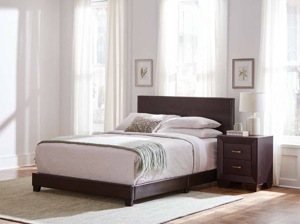 Coaster -  Dorian Upholstered Bed Queen Bed - 300762Q veiw 2