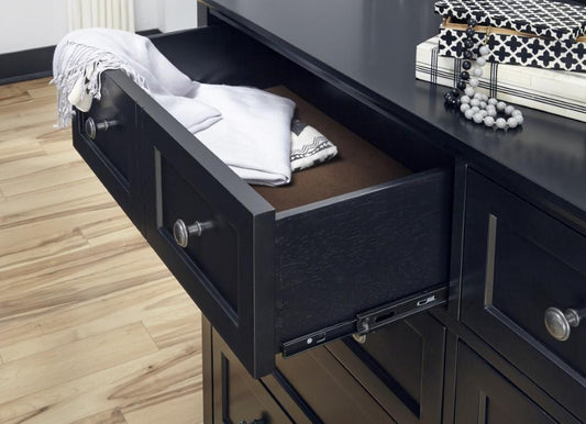 Modus Furniture - Paragon Eight Drawer Dresser in Black - 4N0282 veiw 2