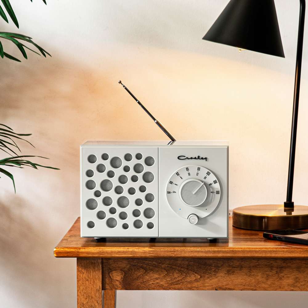 Crosley Radio - Maverick Radio In White Sand - CR3042A-WS veiw 7