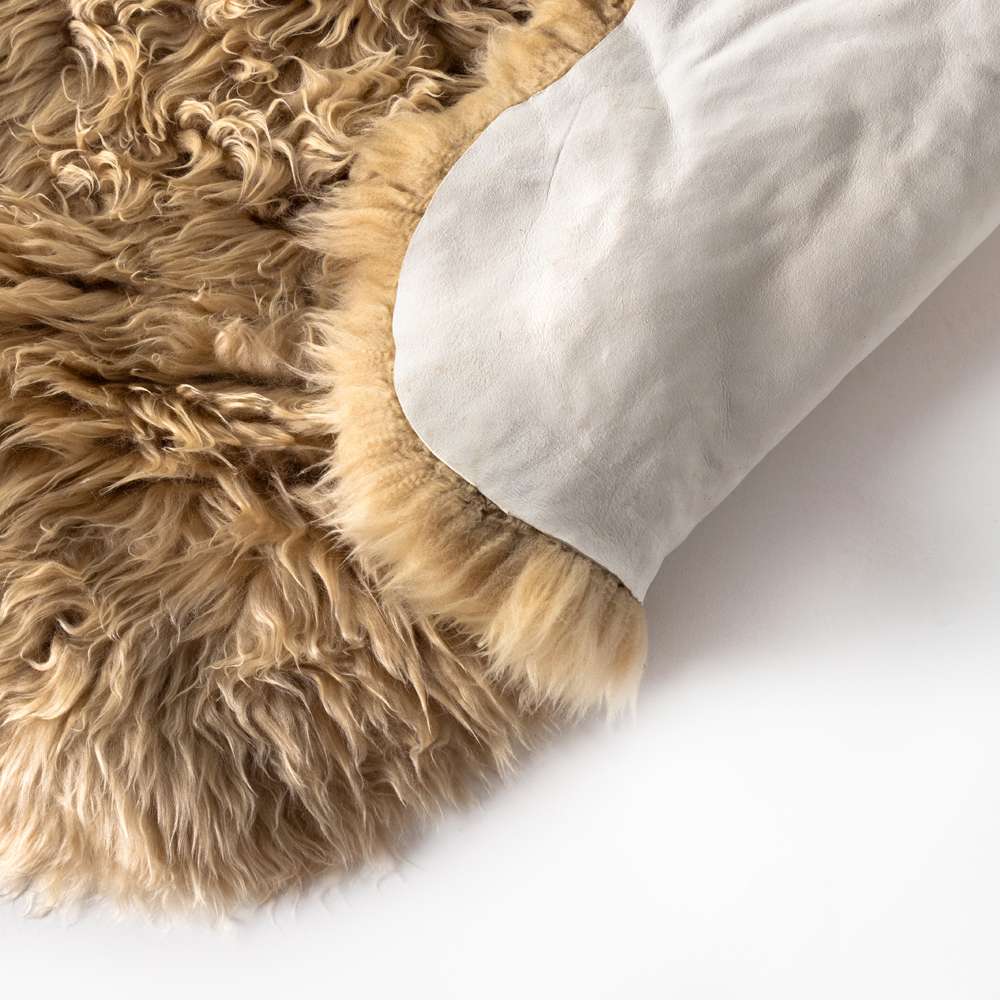 Four Hands - Lalo Lambskin Rug - Beige Lambskin - 3.25x6 - 223281-003 veiw 2