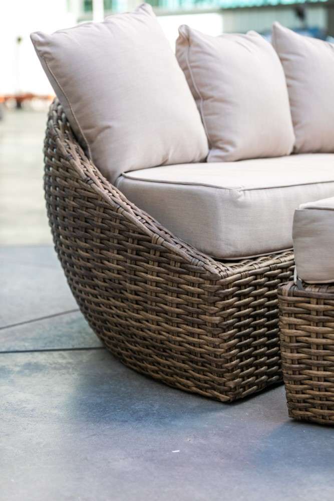 Sunset West - Havana Round Daybed in Canvas Flax w/ Self Welt - SW1701-99OT-FX-STKIT veiw 3