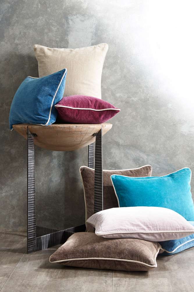 Classic Home - SLD Heirloom Velvet Desert 18x18 - V120448 veiw 3