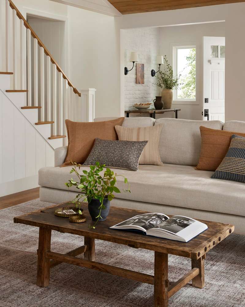 Angela Rose x Loloi - Ember Fog / Dove 7-10in x 10 Area Rug - EMBREMB-10FGDV7AA0 veiw 2