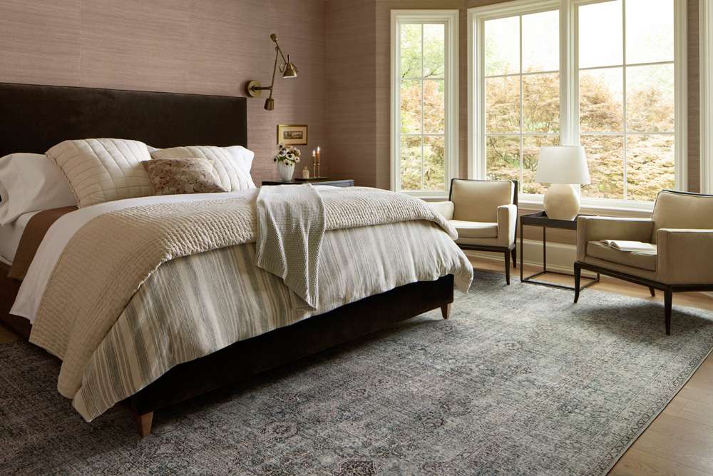 Chris Loves Julia x Loloi - Jules Emerald / Antique Ivory 2-0in x 5-0in Accent Rug - JULSJUL-08EMAI2050 veiw 3