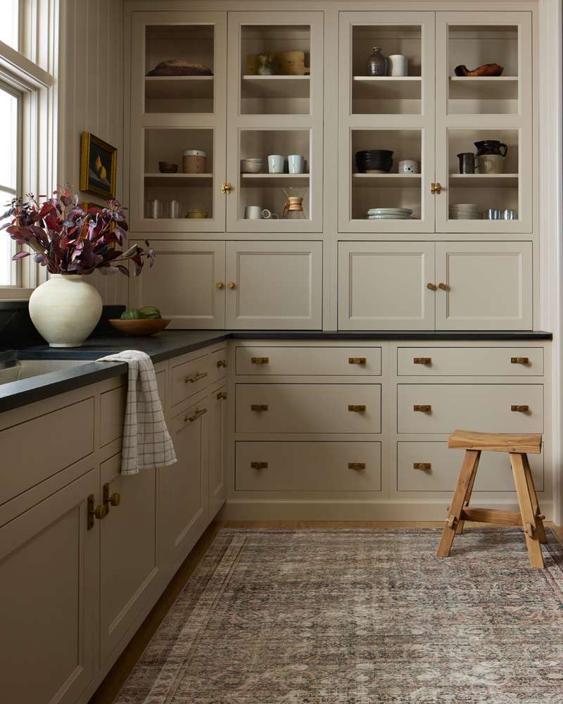 Chris Loves Julia x Loloi - Jules Ink / Terracotta 7-6in x 9-6in Area Rug - JULSJUL-09IKTC7696 veiw 2