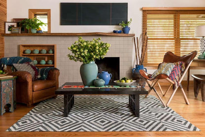 Loloi - Dorado Charcoal / Ivory 5-0in x 7-6in Area Rug - DORADB-03CCIV5076 veiw 3