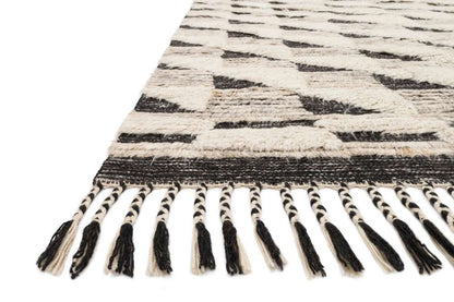 Loloi - Khalid Natural / Black 5-6in x 8-6in Area Rug - KHALKF-02NABL5686 veiw 5