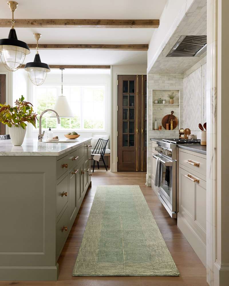 Chris Loves Julia x Loloi - Francis Green / Natural 2-0in x 5-0in Accent Rug - FRASFRA-02GRNA2050 veiw 3