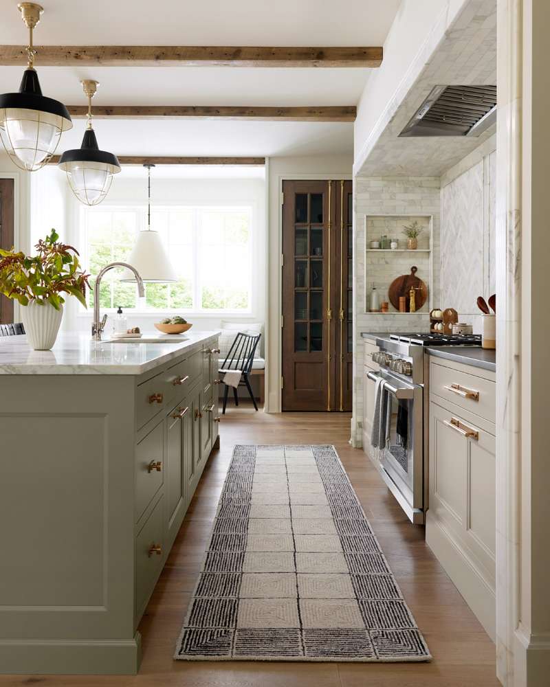 Chris Loves Julia x Loloi - Francis Cream / Black 7-9in x 9-9in Area Rug - FRASFRA-02CRBL7999 veiw 3