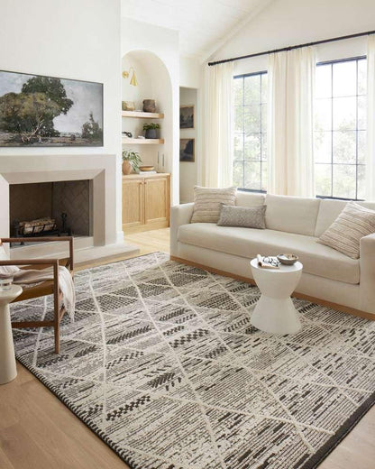 Loloi - Fabian Charcoal / Ivory 4-0in x 6-0in Accent Rug - FABIFAB-03CCIV4060 veiw 2