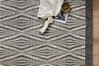 Loloi - Kenzie Ivory / Charcoal 9-3in x 13 Area Rug - KENZKNZ-01IVCC93D0 veiw 3