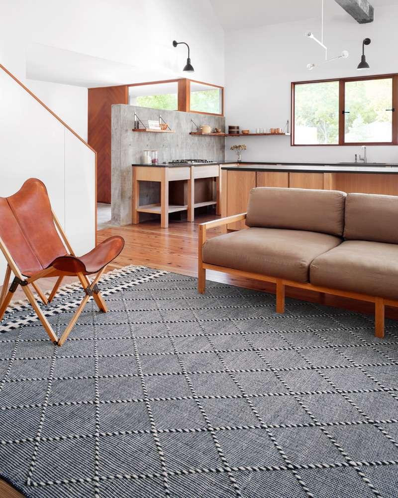Loloi - Sawyer Navy 2-3in x 3-9in Accent Rug - SAWYSAW-02NV002339 veiw 2
