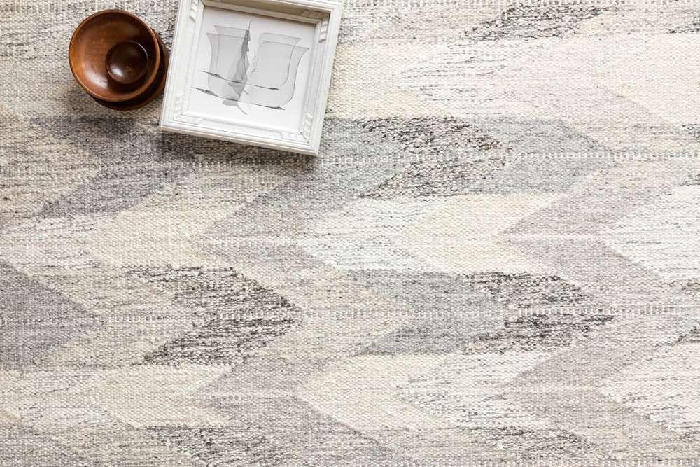 Loloi - Evelina Pewter / Silver 5-0in x 7-6in Area Rug - EVELEVE-02PWSI5076 veiw 3