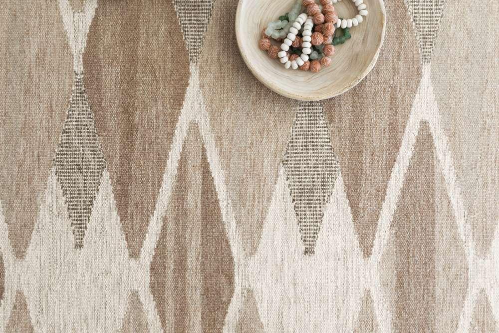 Loloi - Evelina Taupe / Bark 5-0in x 7-6in Area Rug - EVELEVE-04TABS5076 veiw 3