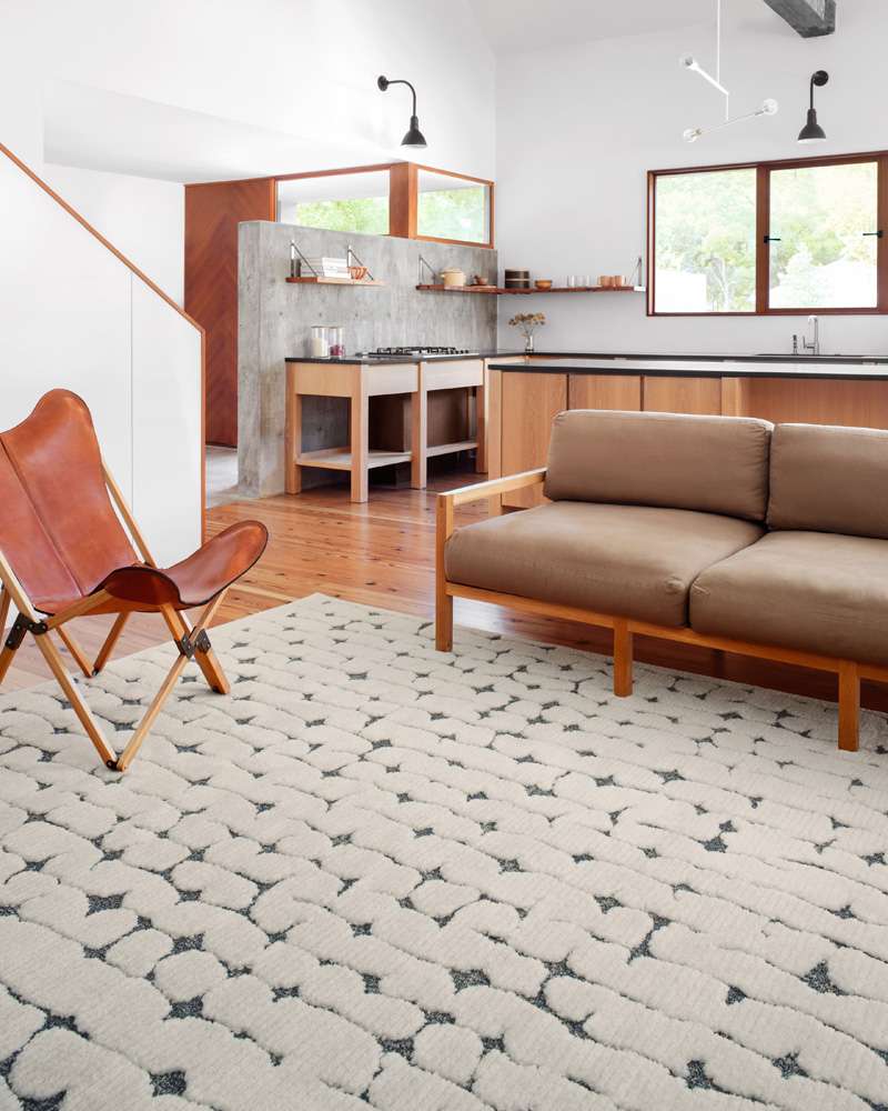 Loloi - Hagen White / Navy 9-6in x 13 Area Rug - HAGEHAG-04WHNV96D0 veiw 2