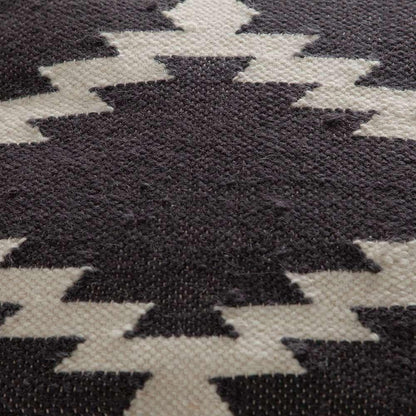 Diamond Sofa - Round Pouf in Wool veiw 8