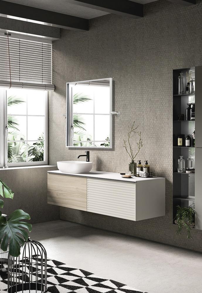 Elegant Furniture & Lighting - Everly Rectangle pivot mirror 24x20 inch in silver - MR6E2024SIL veiw 3