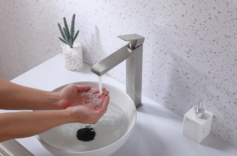 Elegant Furniture & Lighting - Jakob Single Hole Single Handle Bathroom Faucet in Brushed Nickel - FAV-1002BNK veiw 6