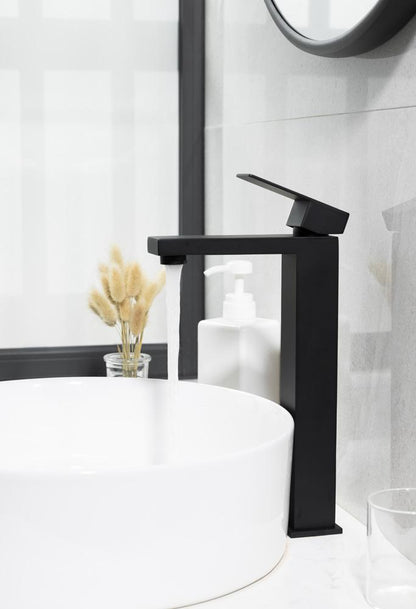 Elegant Furniture & Lighting - Jakob Single Hole Single Handle Bathroom Faucet in Matte Black - FAV-1002MBK veiw 4