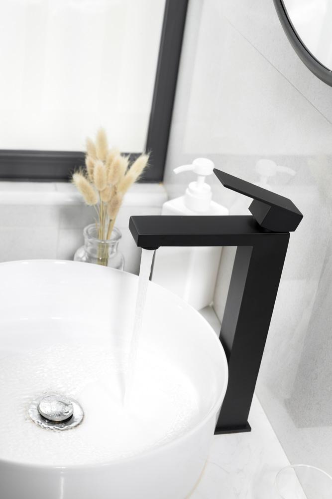 Elegant Furniture & Lighting - Jakob Single Hole Single Handle Bathroom Faucet in Matte Black - FAV-1002MBK veiw 5