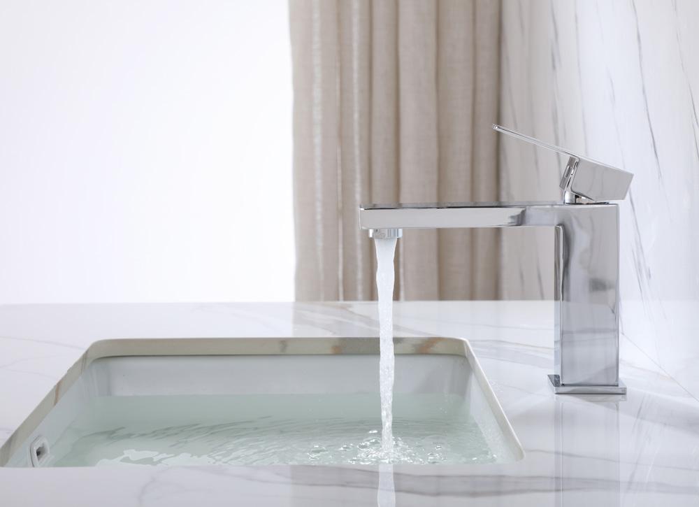 Elegant Furniture & Lighting - Jakob Single Hole Single Handle Bathroom Faucet in Chrome - FAV-1001PCH veiw 5
