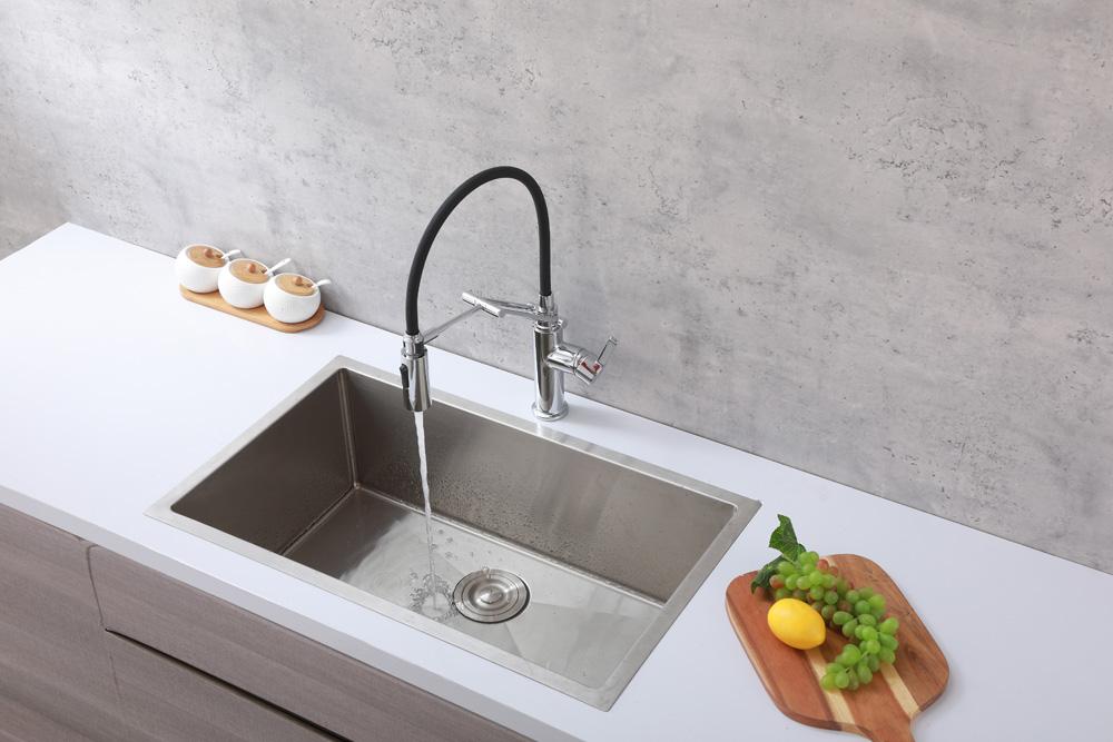 Elegant Furniture & Lighting - Leonardo Single Handle Pull Down Sprayer Kitchen Faucet in Chrome - FAK-304PCH veiw 3