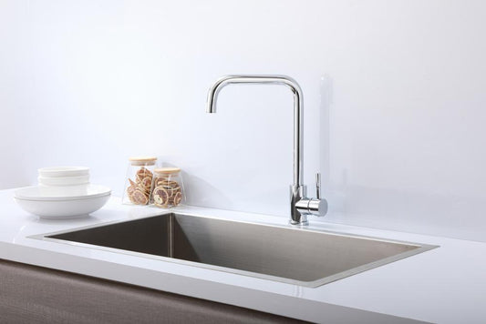 Elegant Furniture & Lighting - Levi Single Handle Pull Down Sprayer Kitchen Faucet in Chrome - FAK-308PCH veiw 2