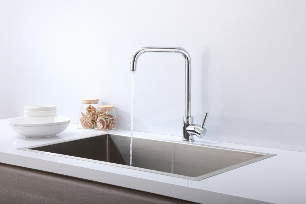 Elegant Furniture & Lighting - Levi Single Handle Pull Down Sprayer Kitchen Faucet in Chrome - FAK-308PCH veiw 3