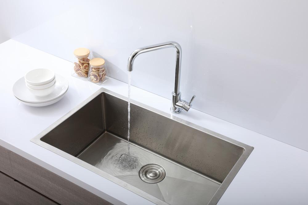 Elegant Furniture & Lighting - Levi Single Handle Pull Down Sprayer Kitchen Faucet in Chrome - FAK-308PCH veiw 4