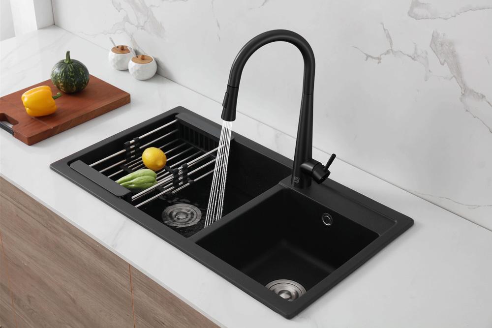 Elegant Furniture & Lighting - Lucas Single Handle Pull Down Sprayer Kitchen Faucet in Matte Black - FAK-301MBK veiw 4