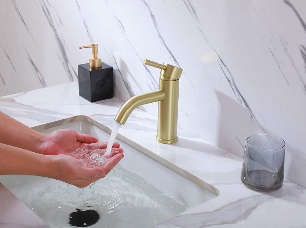 Elegant Furniture & Lighting - Victor Single Hole Single Handle Bathroom Faucet in Brushed Gold - FAV-1006BGD veiw 6