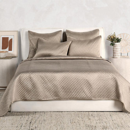 Villa by Classic Home -  Winthrop 100% Sateen Natural Queen Quilt  - 94W - Natural - V011876 veiw 3